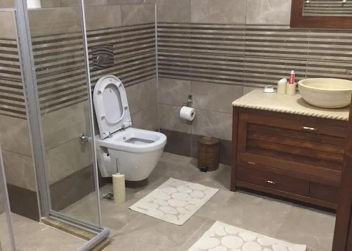 Spacious 3-story W Garden&pool,400m To * Айвалык