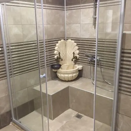 Spacious 3-story W Garden&pool,400m To Вілла *