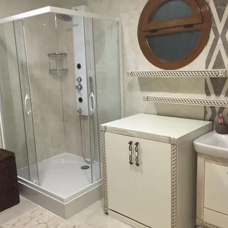别墅 Spacious 3-story W Garden&pool,400m To Ayvalı