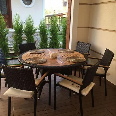 别墅 Spacious 3-story W Garden&pool,400m To