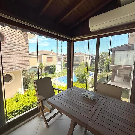 Spacious 3-story W Garden&pool,400m To 别墅