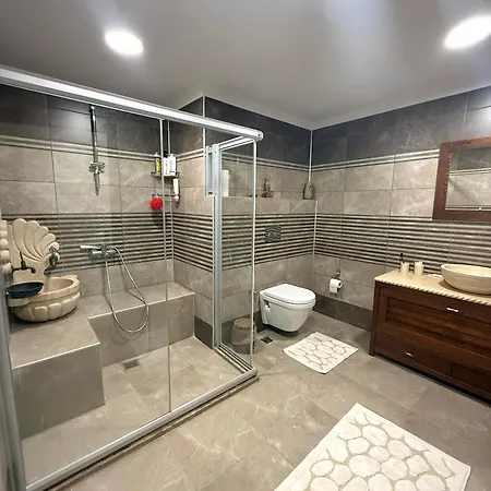 Spacious 3-story W Garden&pool,400m To