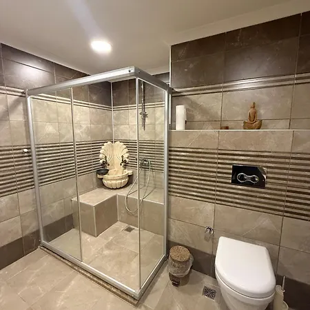 Spacious 3-story W Garden&pool,400m To