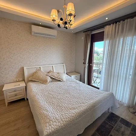 Spacious 3-story W Garden&pool,400m To 别墅