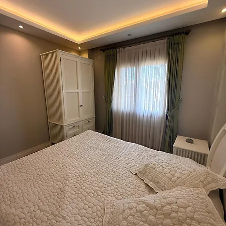 Spacious 3-story W Garden&pool,400m To *