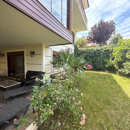 Spacious 3-story W Garden&pool,400m To *