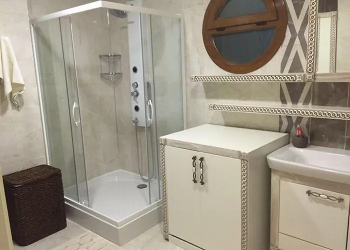 别墅 Spacious 3-story W Garden&pool,400m To Ayvalı