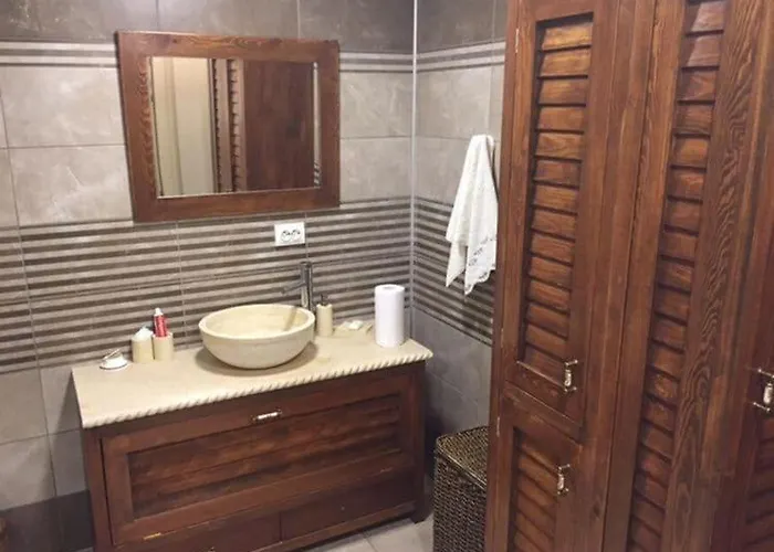 Spacious 3-story W Garden&pool,400m To *