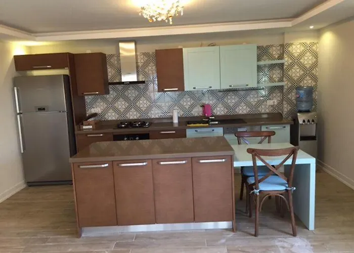 Spacious 3-story W Garden&pool,400m To 别墅