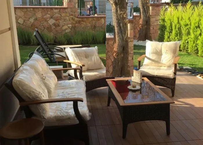 Spacious 3-story W Garden&pool,400m To